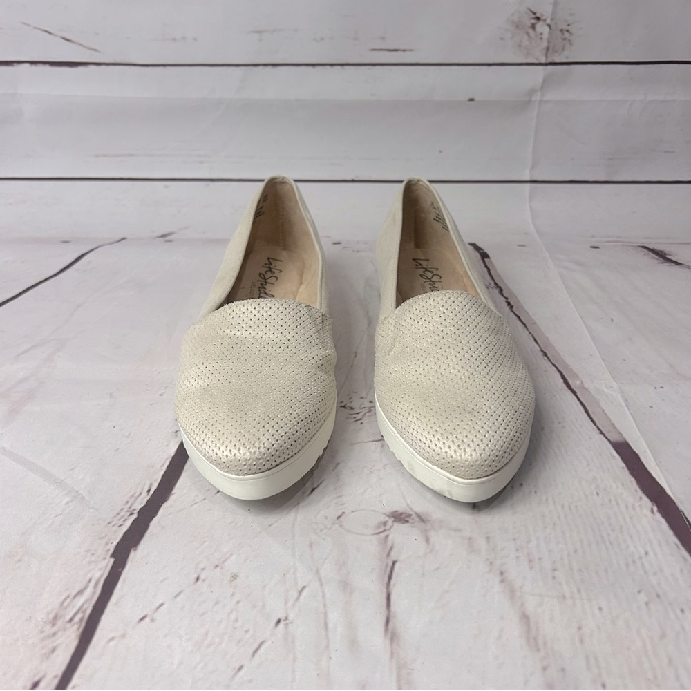 LifeStride Velocity 2.0 Size 7.5 W Cream Beige Slip On Loafers Suede Like EUC